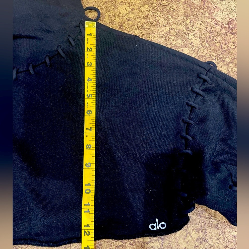 alo cropped sweatshirt